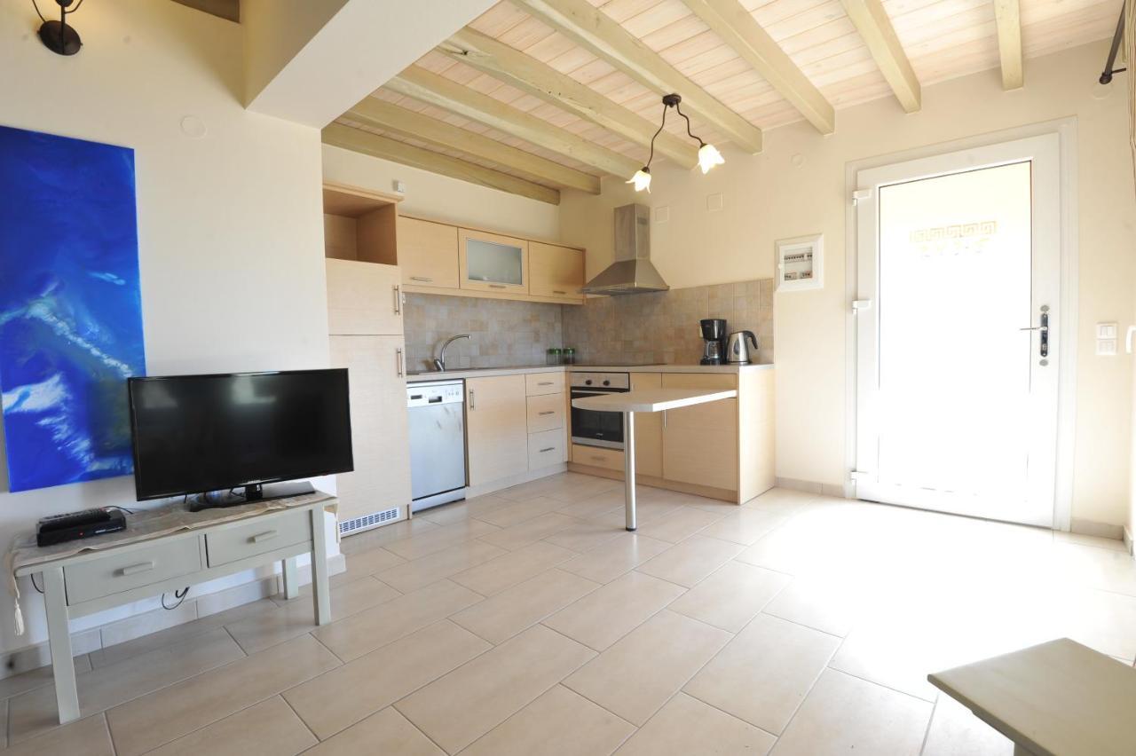 Villa Theodora View Apartments Zeys Άγιος Γεώργιος Πάγων Εξωτερικό φωτογραφία